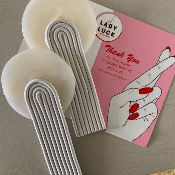 Lady Luck Clay Earrings - Picture 2 of 3